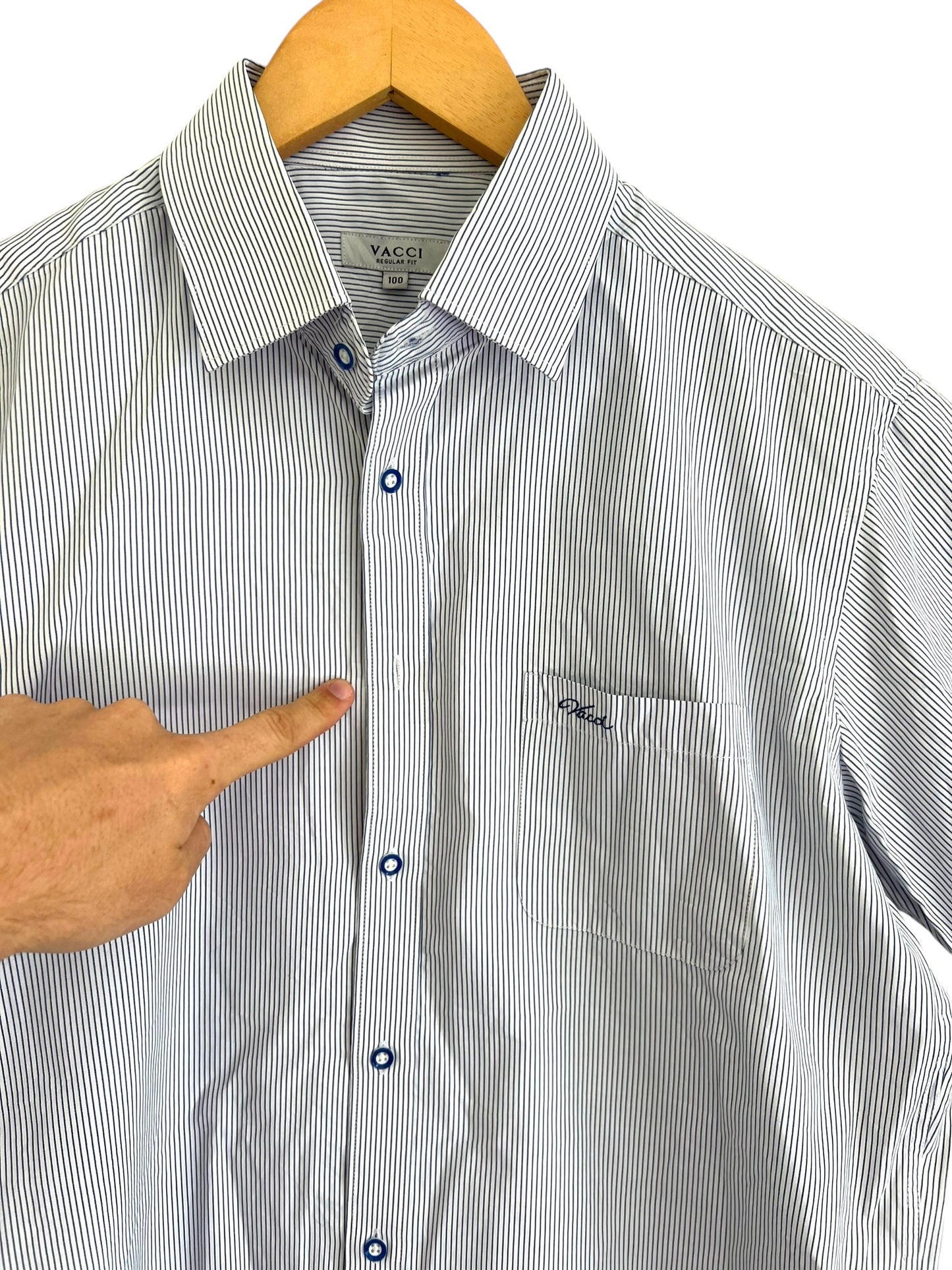 Vacci Tidy Button Up