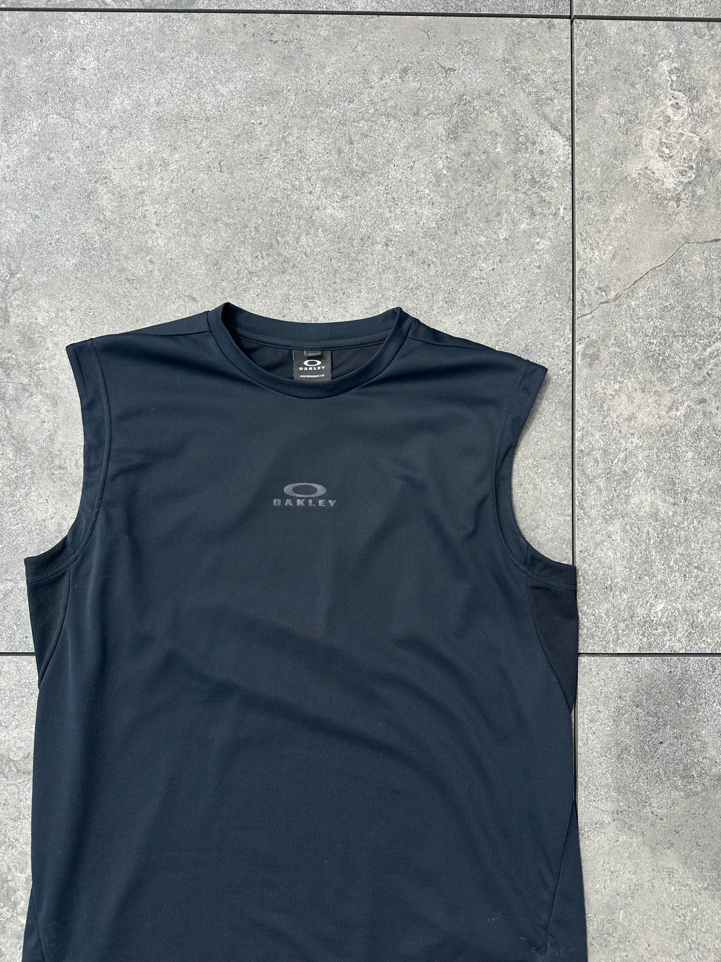 Centre Logo Oakley Singlet