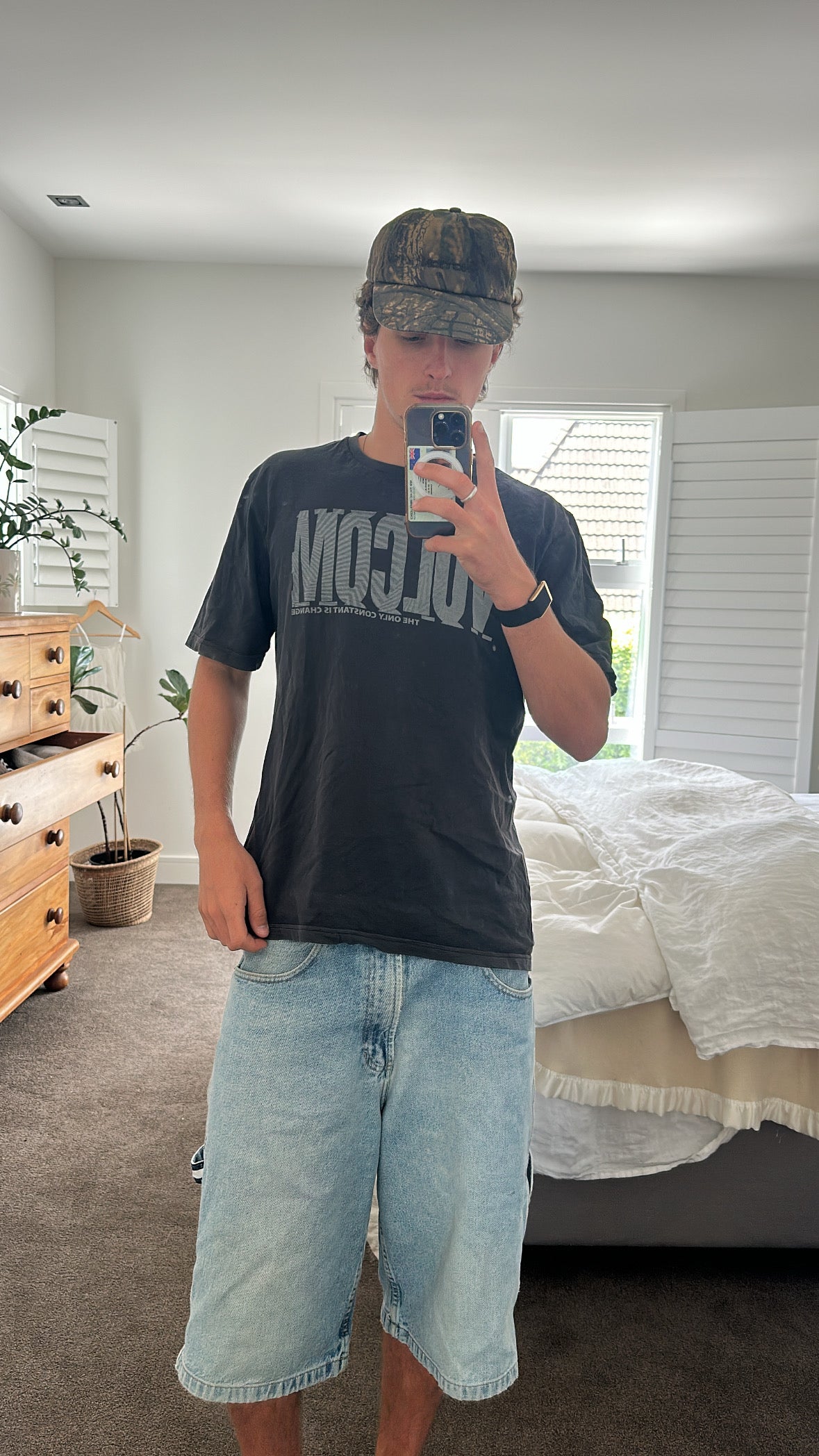 2000s Y2K Volcom Tee